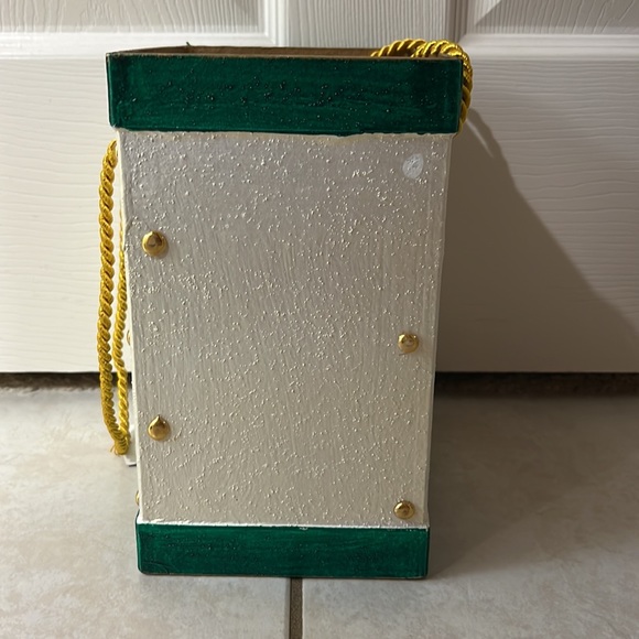 Decorative Christmas Basket Hand Crafted in Philippines with Gold Rope Handles - Picture 5 of 7